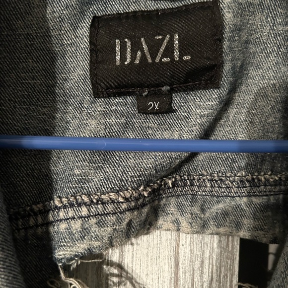 Dazl distressed jean jacket Y2K make sure you read - Picture 4 of 4
